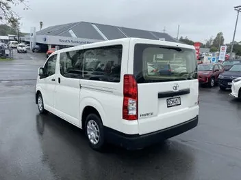 Toyota Hiace 2023 photo 4
