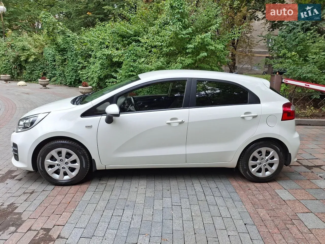 Kia Rio 2015 photo 2
