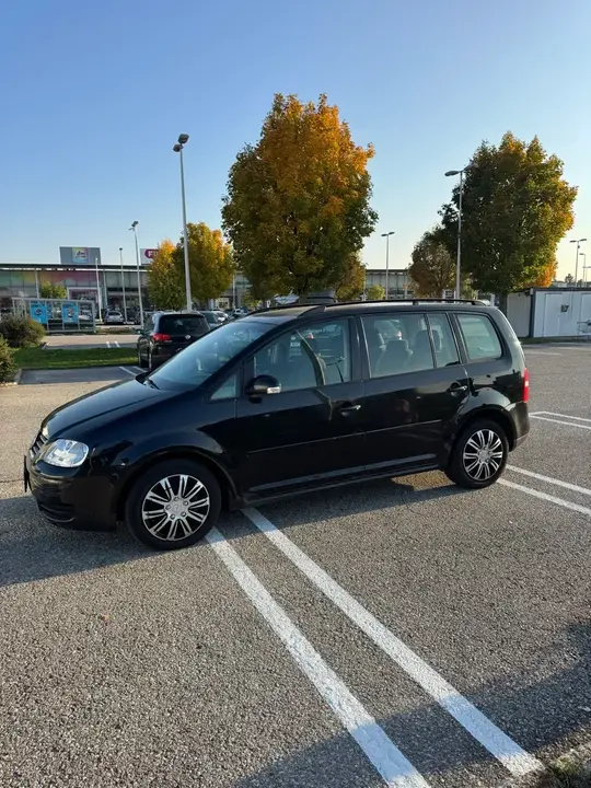 Volkswagen Touran 2003 photo 2