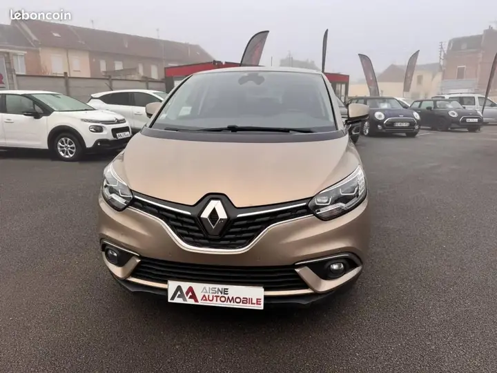 Renault Grand Scenic 2018 photo 2