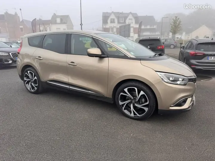 Renault Grand Scenic 2018 photo 5