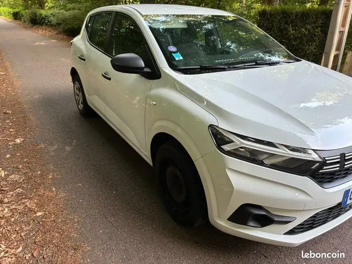 Dacia Sandero 2023 photo 2