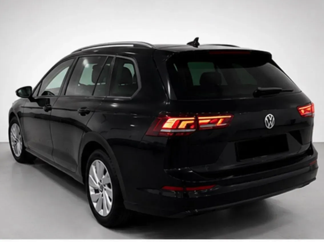 Volkswagen Golf 2024 photo 2