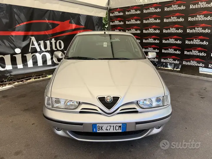 Alfa Romeo 146 2000 photo 2