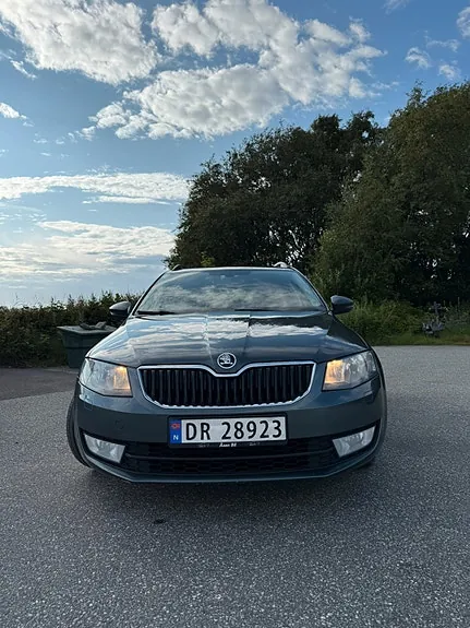Skoda Octavia 2015 photo 2
