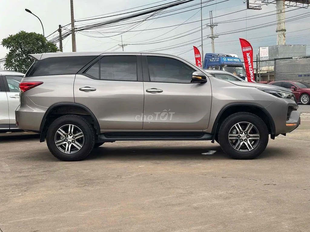 Toyota Fortuner 2025 photo 4