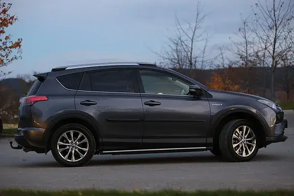 Toyota Rav4 2017 photo 3
