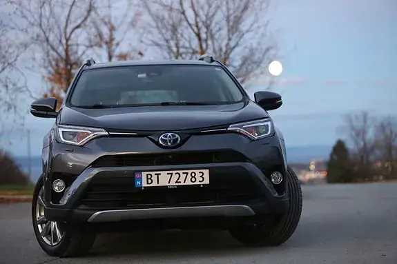 Toyota Rav4 2017 photo 2
