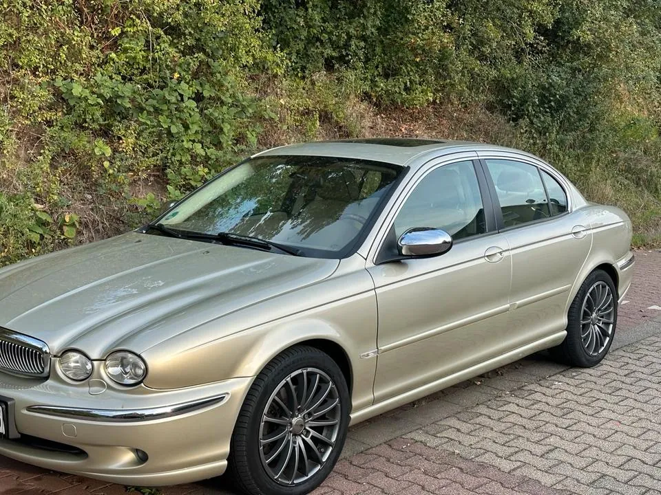 Jaguar X-Type