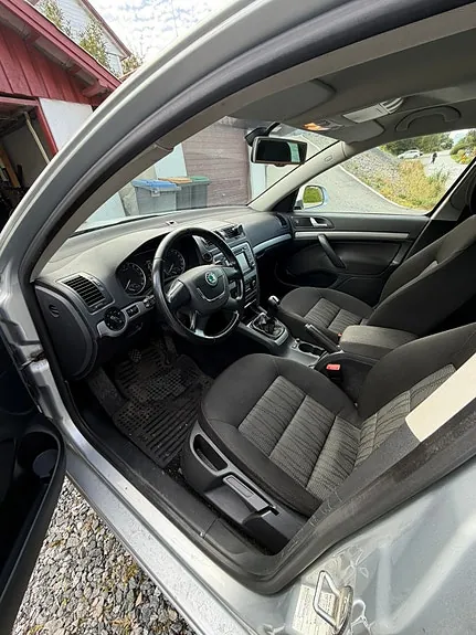 Skoda Octavia 2011 photo 3