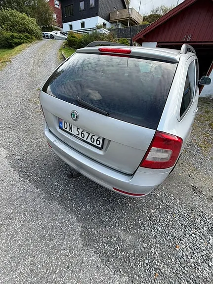 Skoda Octavia 2011 photo 5