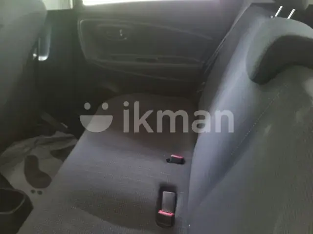 Toyota Vitz 2016 photo 5