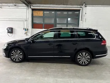 Volkswagen Passat 2011 photo 2