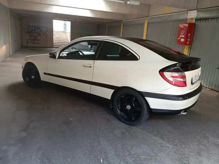 Mercedes-Benz C-Class 2005 photo 3