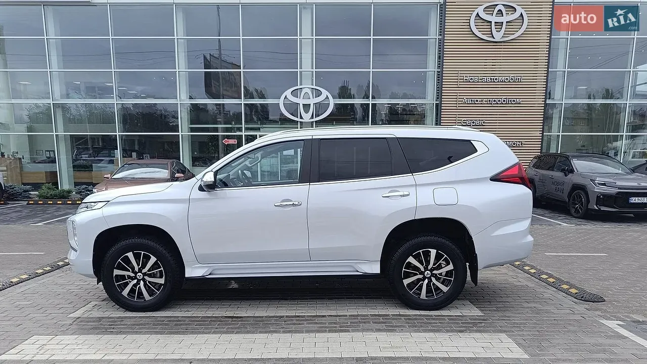 Mitsubishi Pajero Sport 2021 photo 3