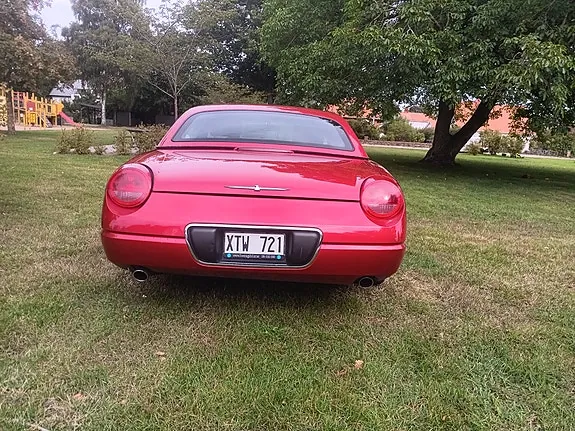 Ford Thunderbird 2004 photo 3