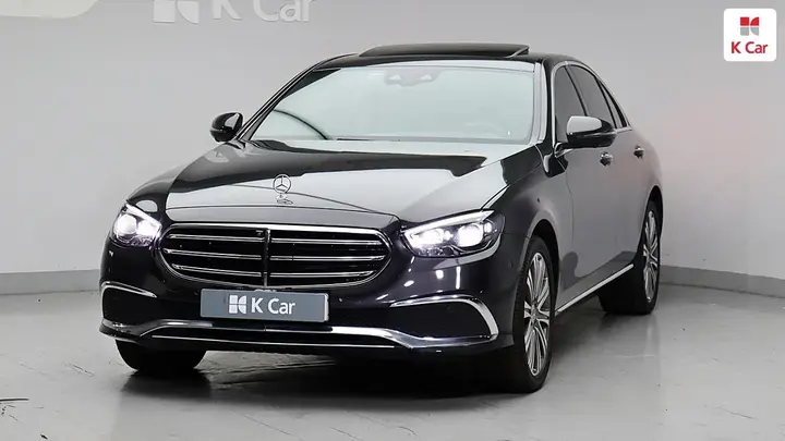 Mercedes-Benz E-Class 2023 photo 2