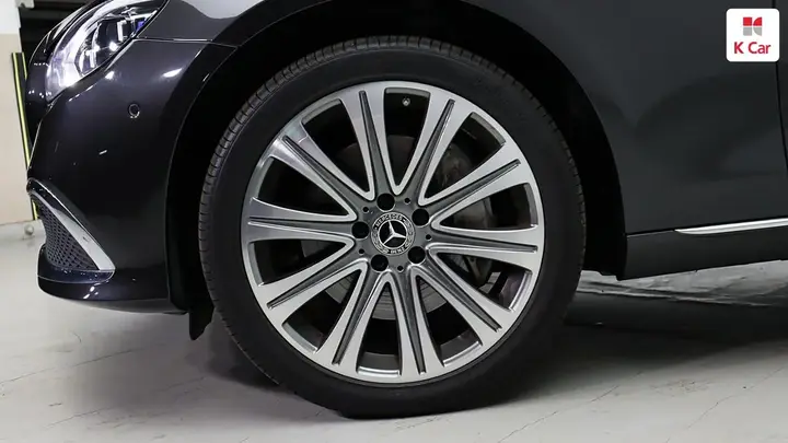 Mercedes-Benz E-Class 2023 photo 5