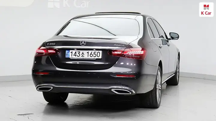Mercedes-Benz E-Class 2023 photo 4