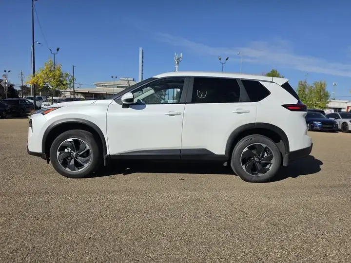 Nissan Rogue 2024 photo 3