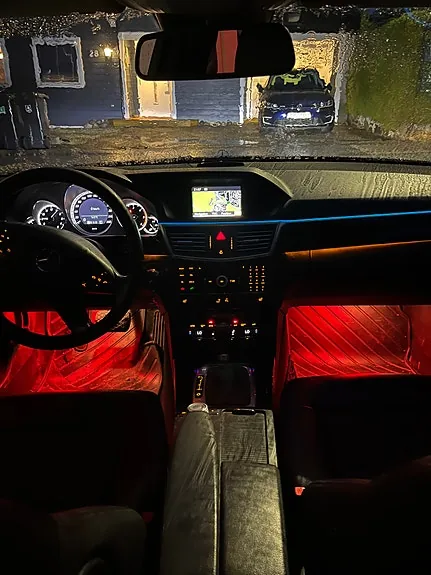 Mercedes-Benz E200 D 2010 photo 3