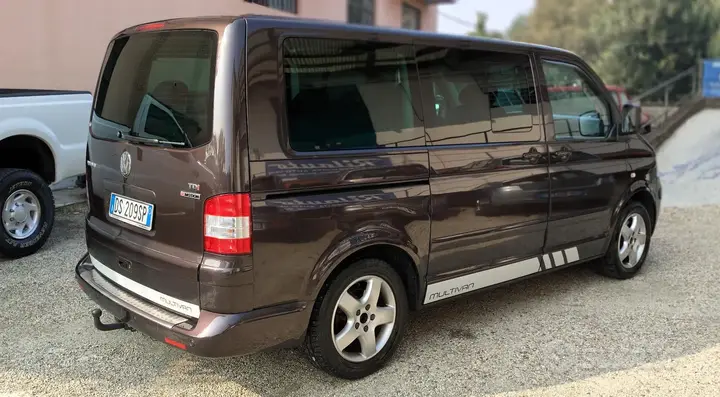 Volkswagen Multivan 2008 photo 2