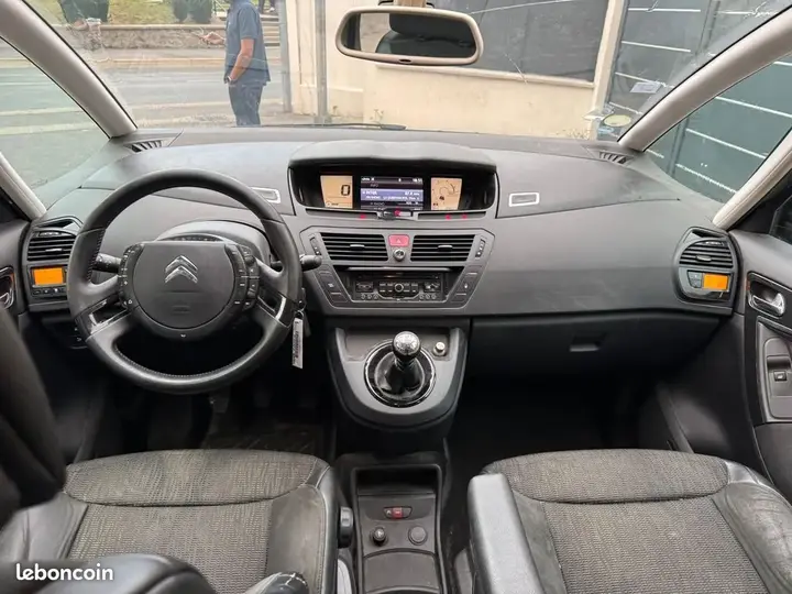 Citroen C4 Picasso 2011 photo 3