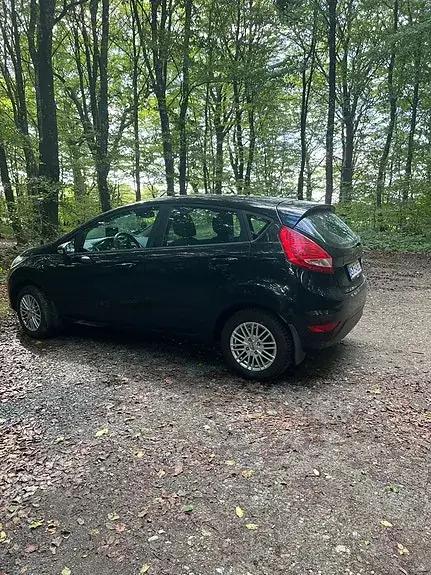 Ford Fiesta 2011 photo 3