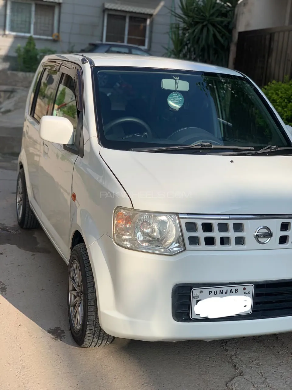 Nissan Otti