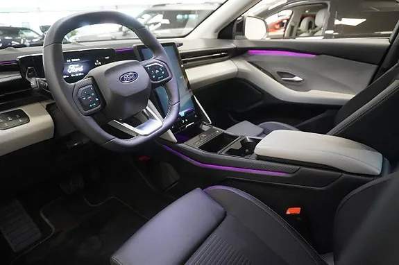Ford Explorer 2025 photo 2