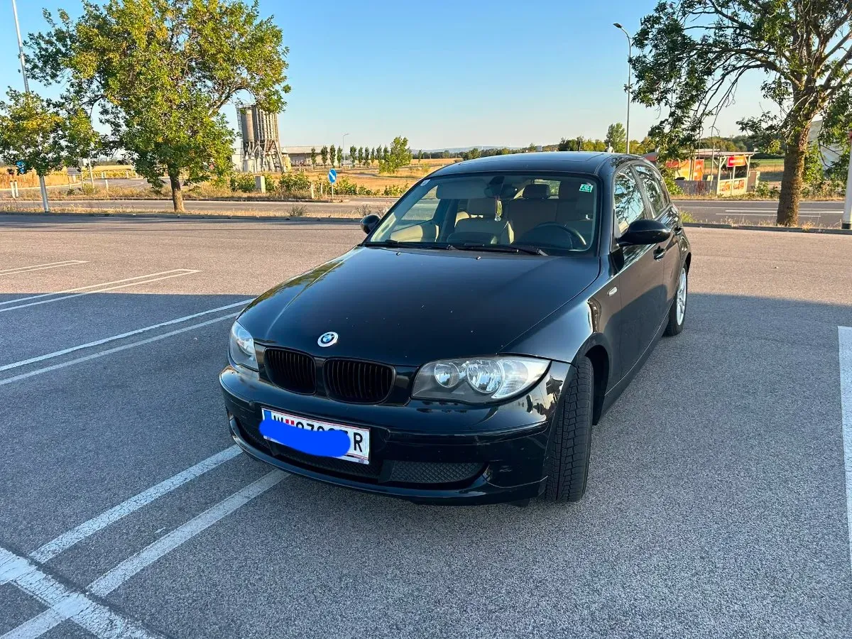 BMW 1 Series 2009 photo 2
