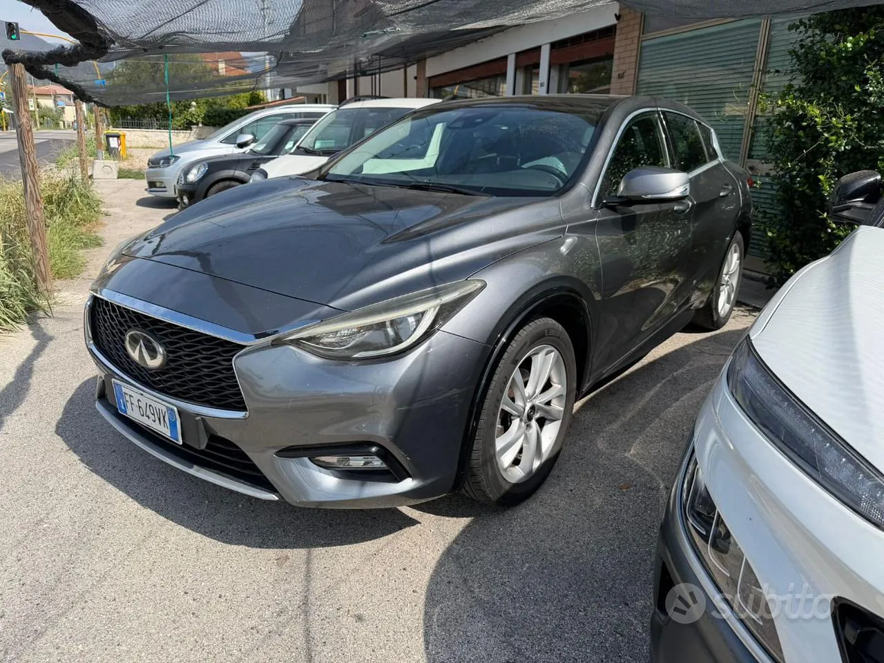 Infiniti Q30