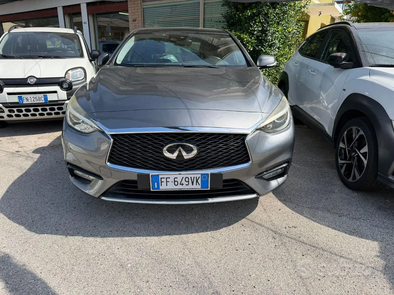 Infiniti Q30 2016 photo 3