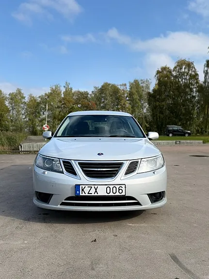 Saab 9-3 2010 photo 2