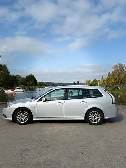 Saab 9-3 2010 photo 3
