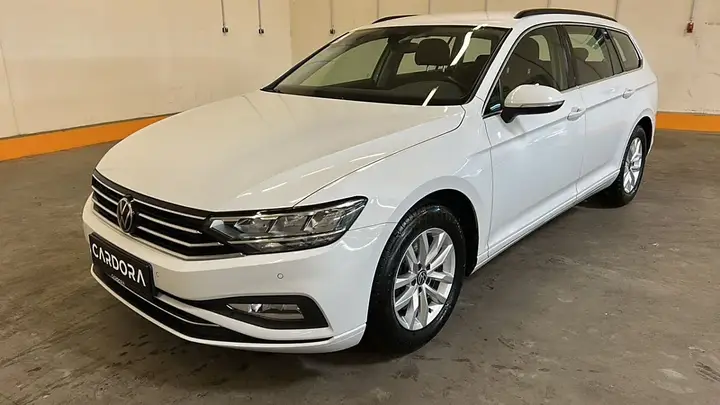 Volkswagen Passat 2023 photo 2