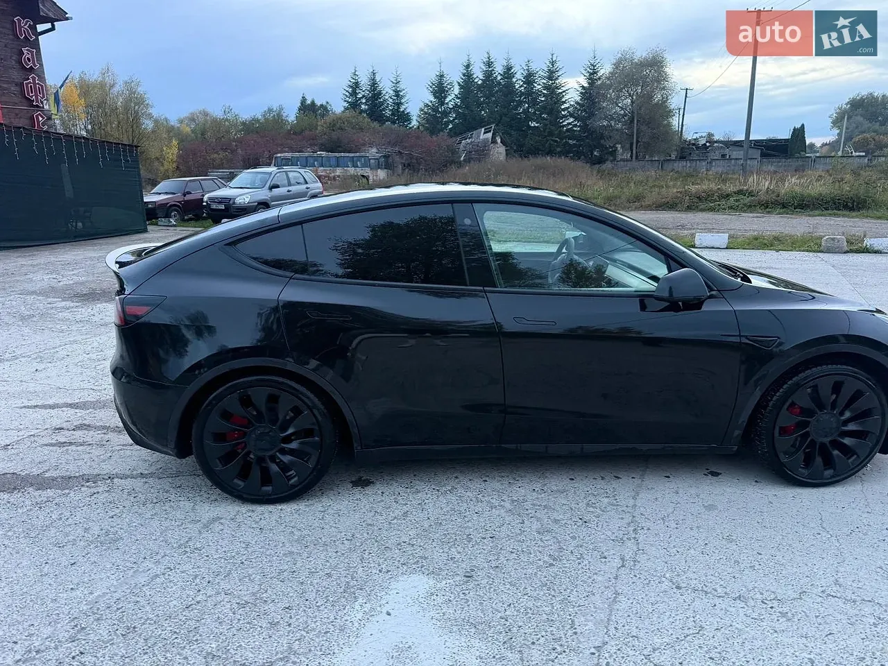 Tesla Model Y 2022 photo 2