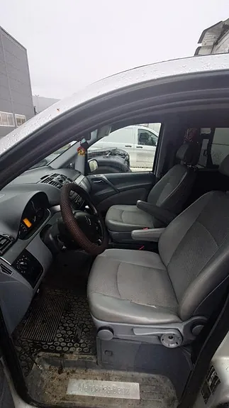Mercedes-Benz Viano 2009 photo 2