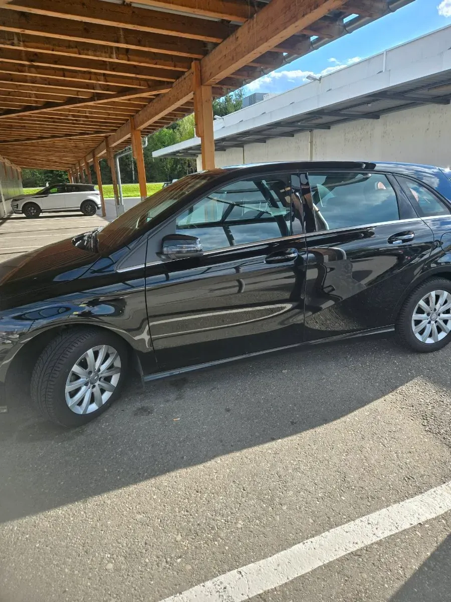 Mercedes-Benz B-Class 2015 photo 2