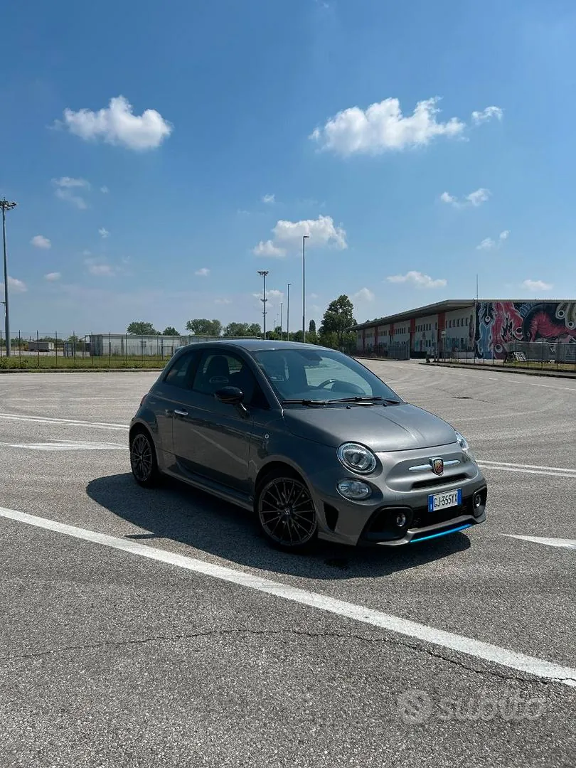 Abarth F595 2022 photo 2