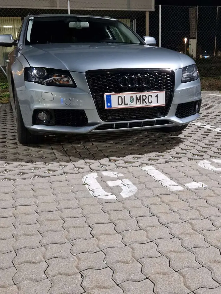 Audi A4 2011 photo 3