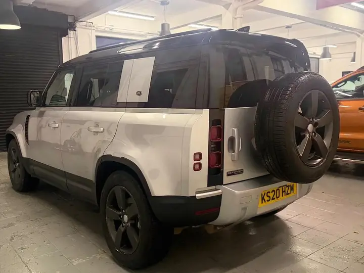 Land Rover Defender 2020 photo 5