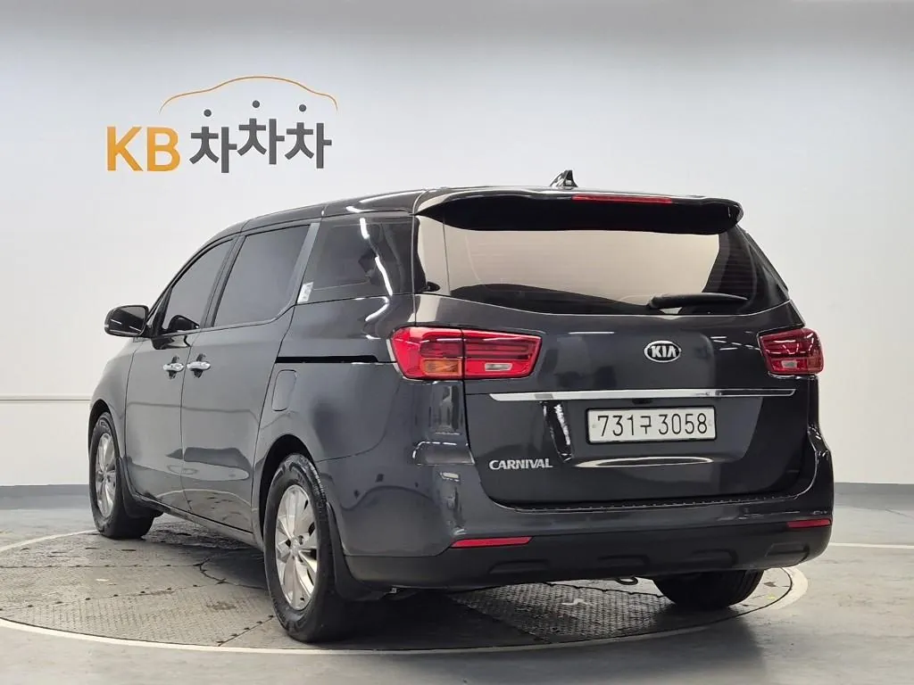 Kia Carnival 2019 photo 2