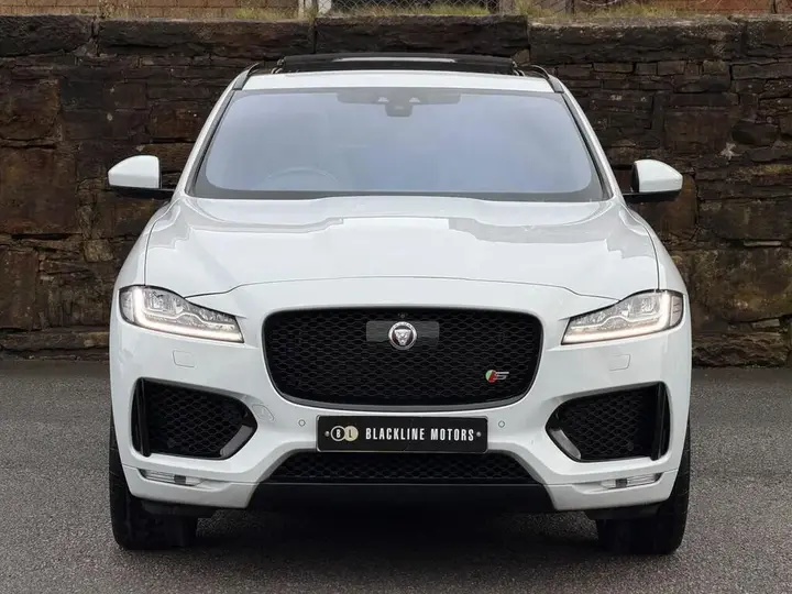 Jaguar F-Pace 2016 photo 2