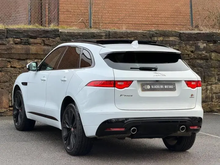 Jaguar F-Pace 2016 photo 5