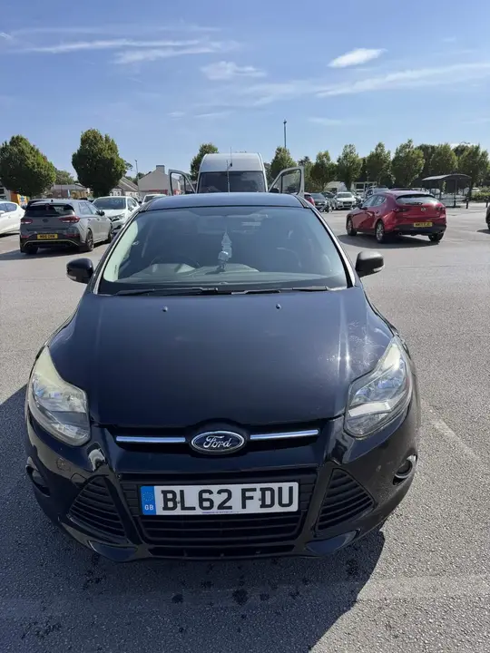 Ford Focus 2012 photo 2