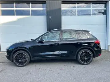 Porsche Cayenne 2014 photo 2