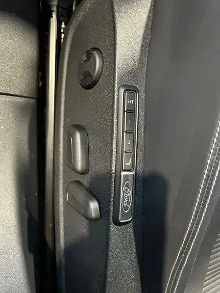Ford Explorer 2025 photo 5