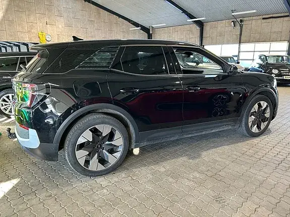 Ford Explorer 2025 photo 2