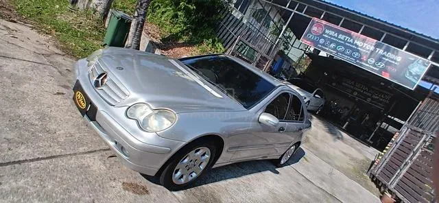 Mercedes-Benz C180